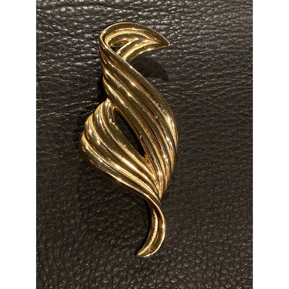 Vintage LC "Liz Claiborne" Brooch Pin- Swirl Design, Signed, Gold Tone   Large